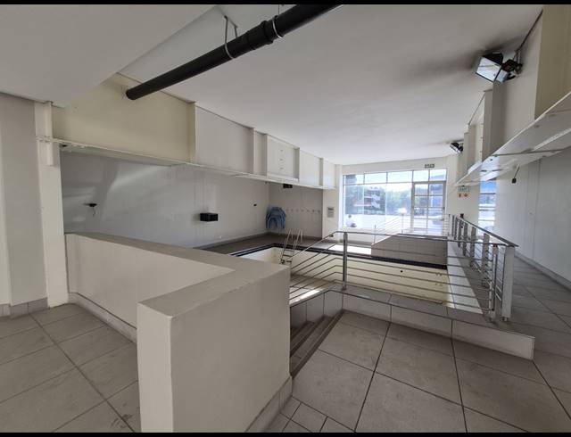 2,355M² RETAIL TO LET IN CRAIGHALL